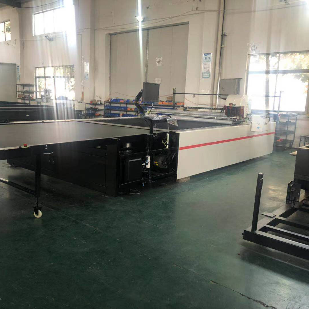 Fully automatic CNC servo fabric cut pieces cutting machine for multi layer fabric