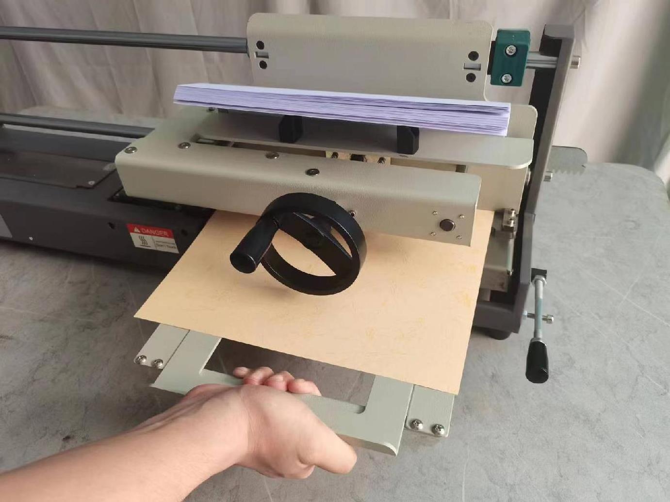 Office And Printing Shop Use Desktop Manual Glue A4 Book Binding Machine With Wholesale Price Binding Machine