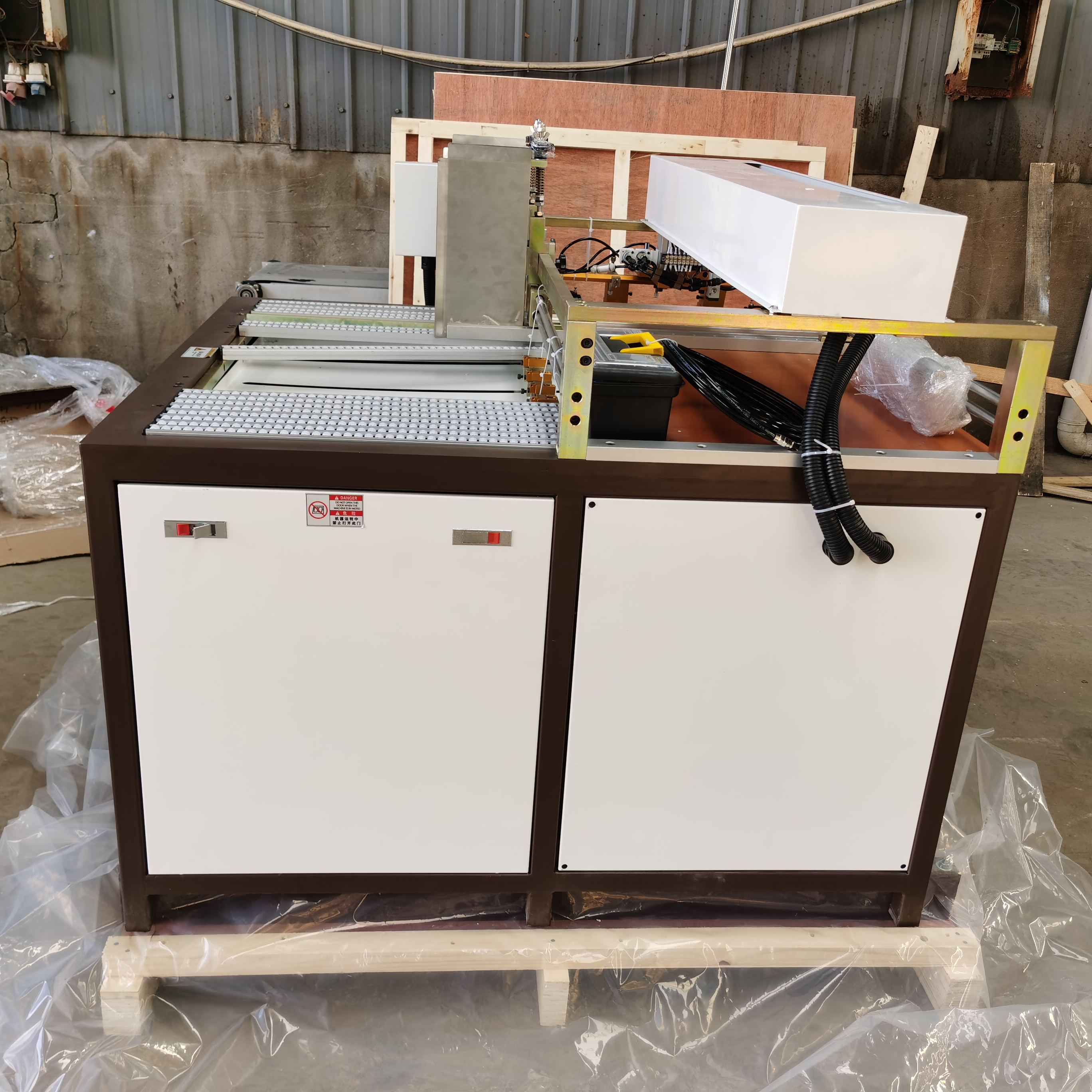 Iron Sheet Plate Pasting Machine PRY-SW1000Z Automatic Magnet and Metal Electric Provided 220V Gun Case Wood Glue Spray Machine