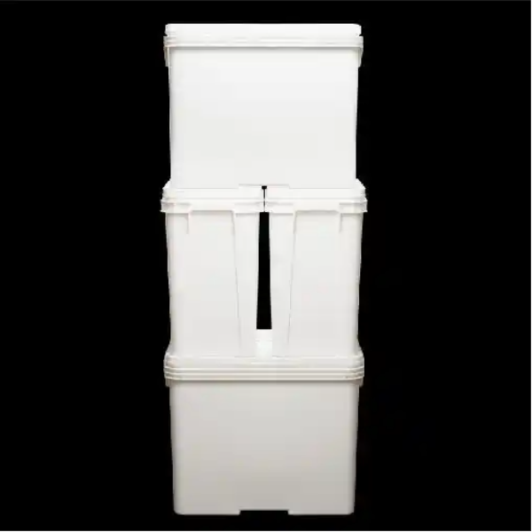 White Plastic Oil Drum 3 Gallon High Strength Square Bio-Medical Bin