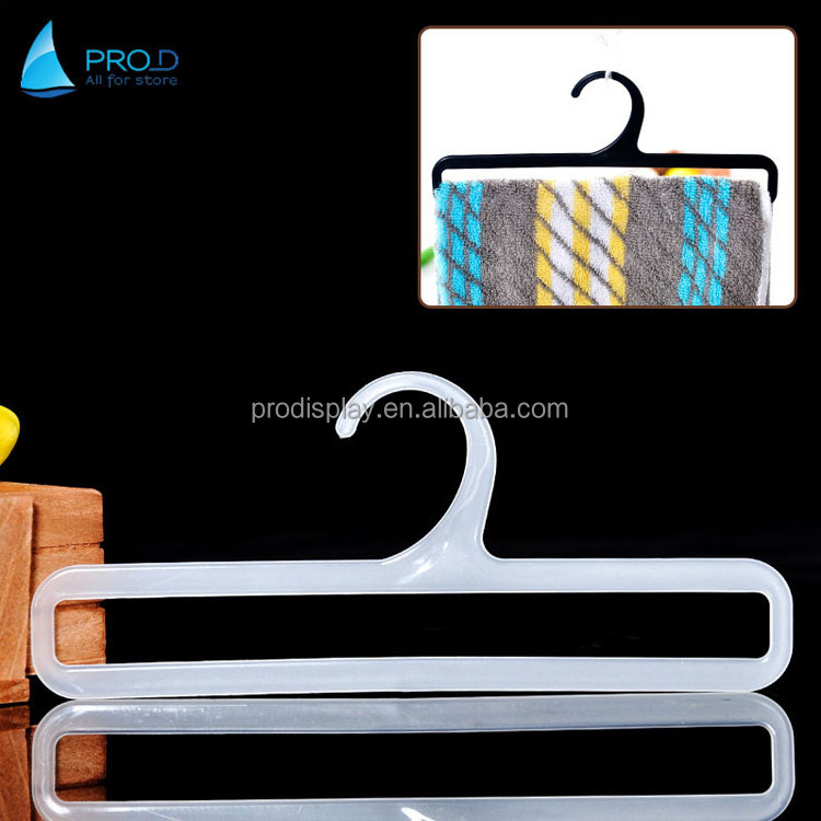 Factory direct supermarket commonly used square towel hanger black plastic scarf hanger