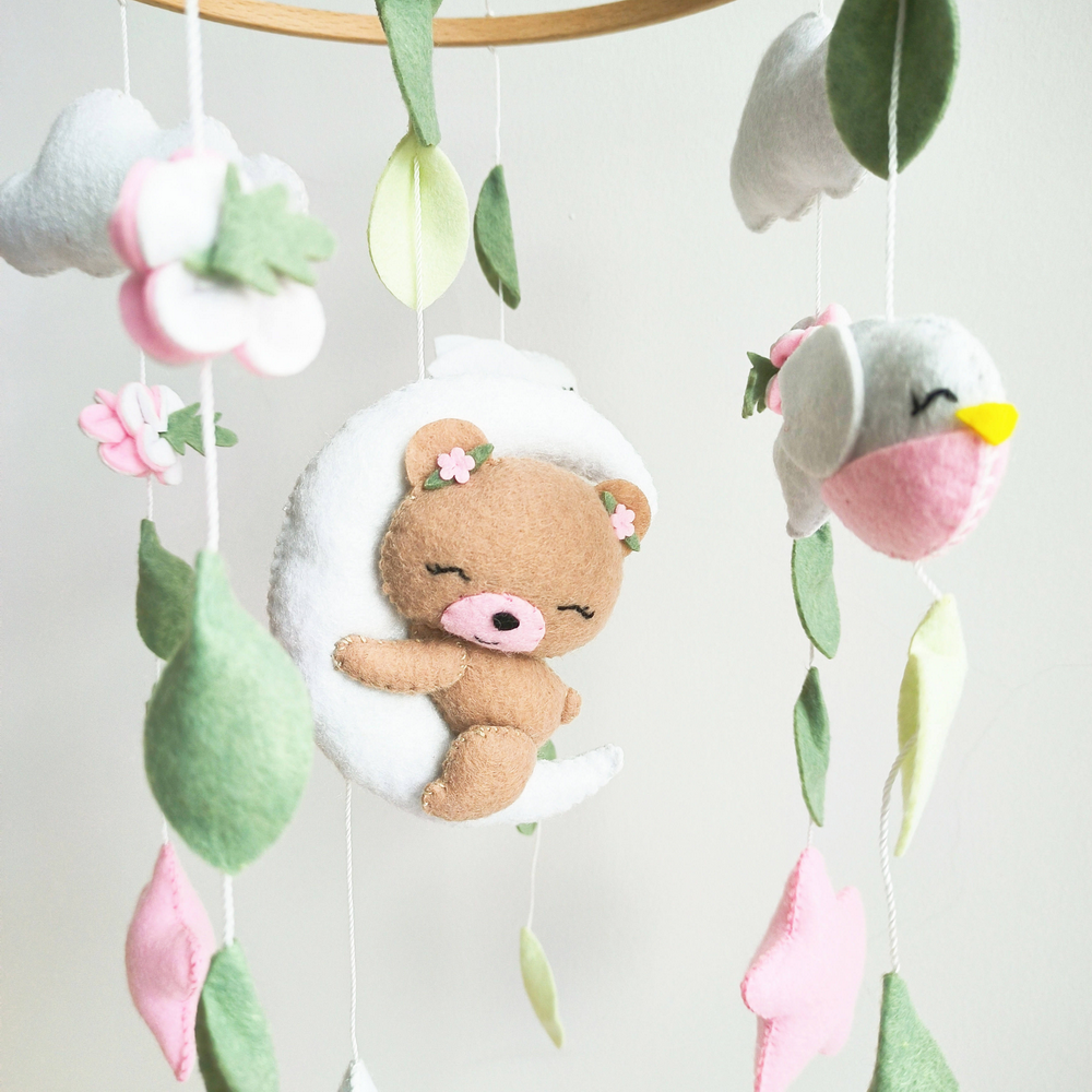 Customized stuffed cute sleepy bear bird hanging soft toy felt baby nursery wooden crib cot mobile for girls kids birthday gift