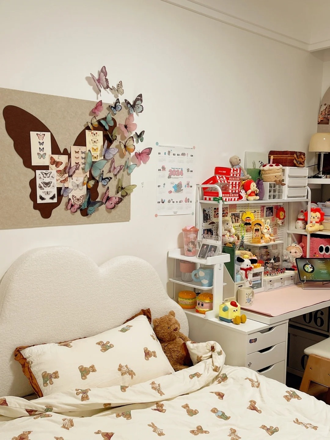 2024 next best seller  popular butterfly design nice wall decoration sticker for home shop cafe top quality felt noticeboard