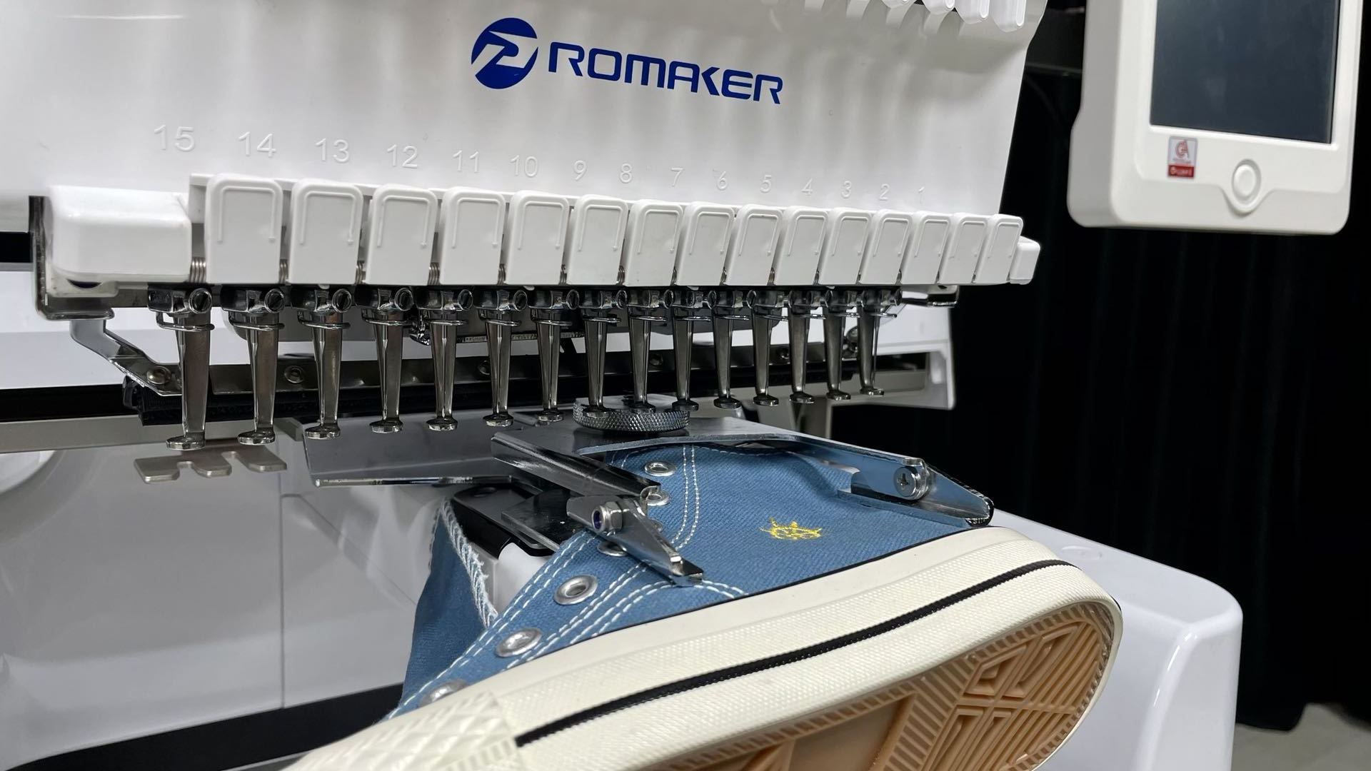 15 Colors Single Head Similar Tajimas Brothers Embroidery Machine Price on Sale