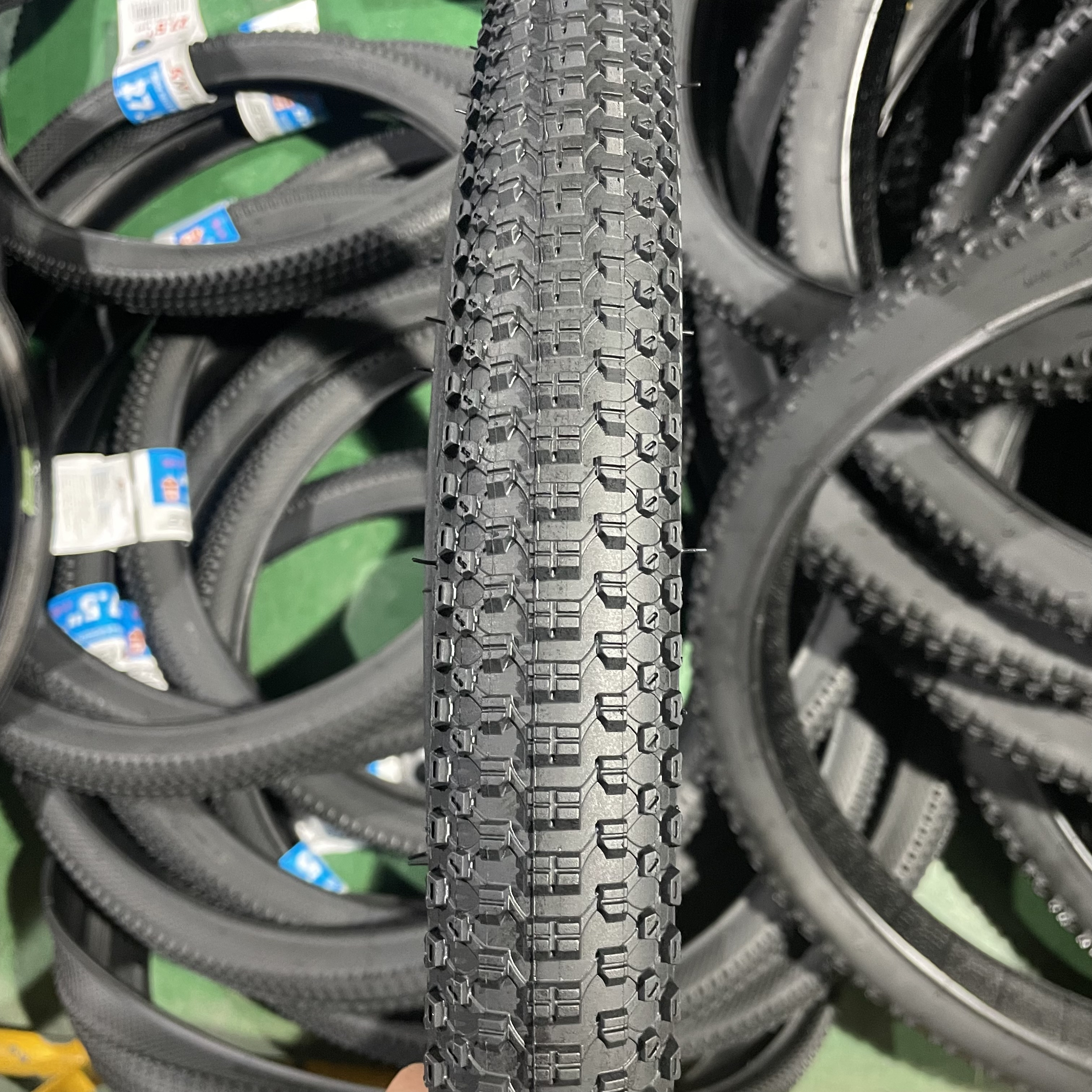 Wholesale OEM Discount Bike Tyre Bicycle Tires 26x2.125 Enduro High Quality Cheap Price Tyres