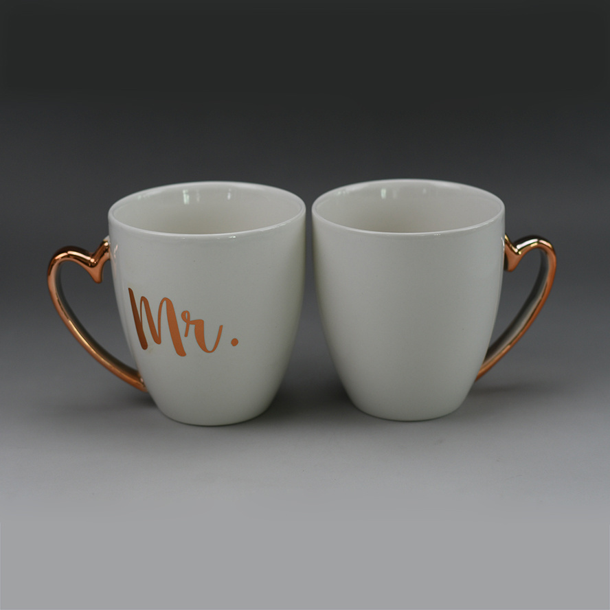 Wholesale wedding souvenir gift coffee cup ceramic Mr and Mrs mugs with gold handle