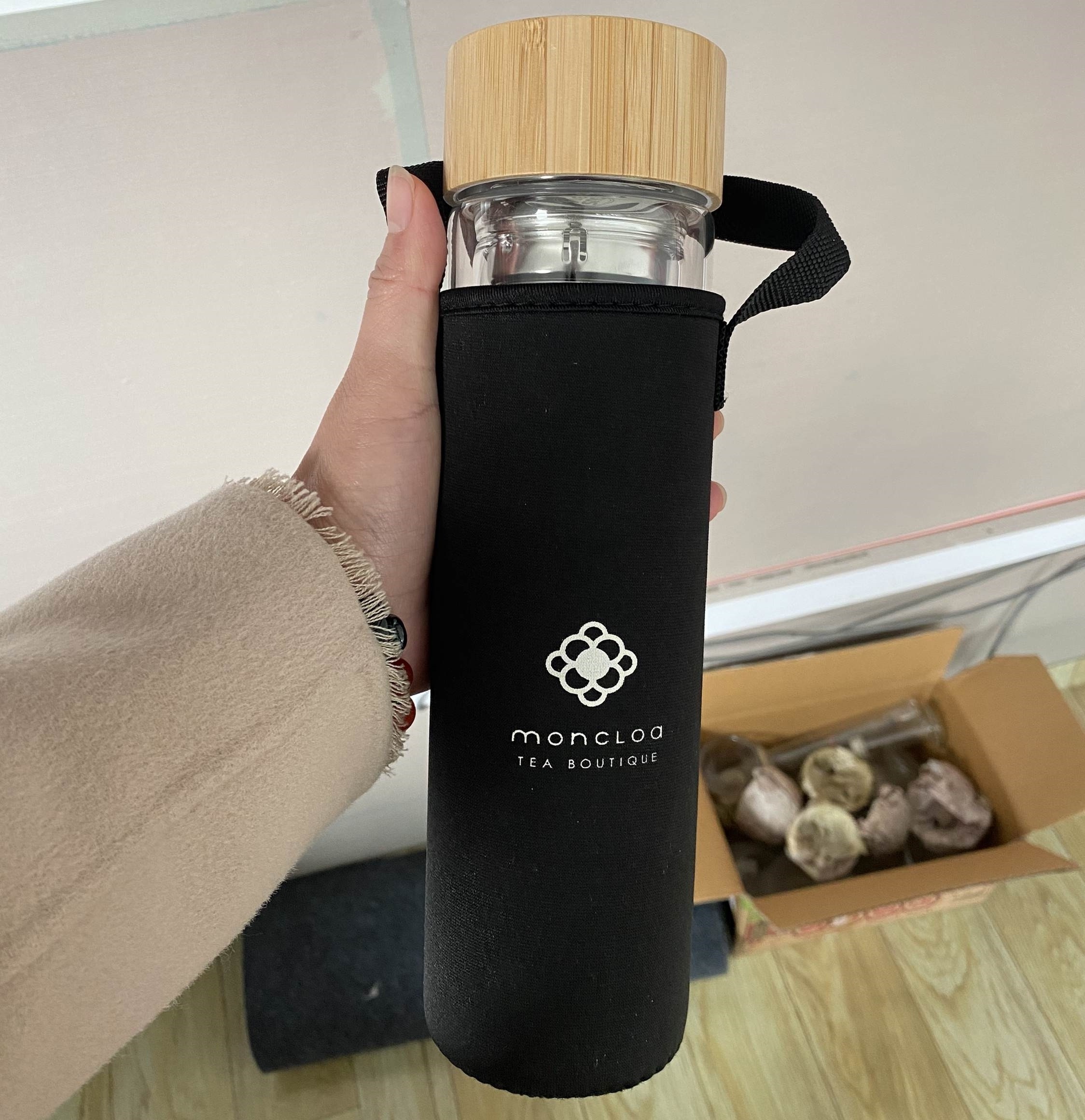 400ml 500ml Custom Logo Lower MOQ Double Wall Vacuum Glass Tea Bottle with Stainless Steel Long infuser and Bamboo Lid