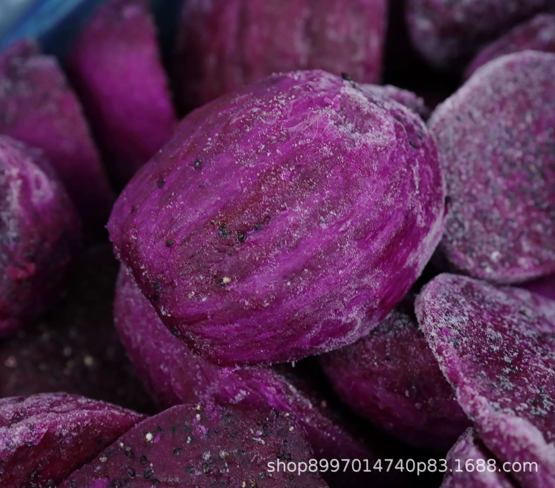 Wholesale of frozen fresh fruits, high-quality frozen fresh, Chinese origin frozen dragon fruit chunks