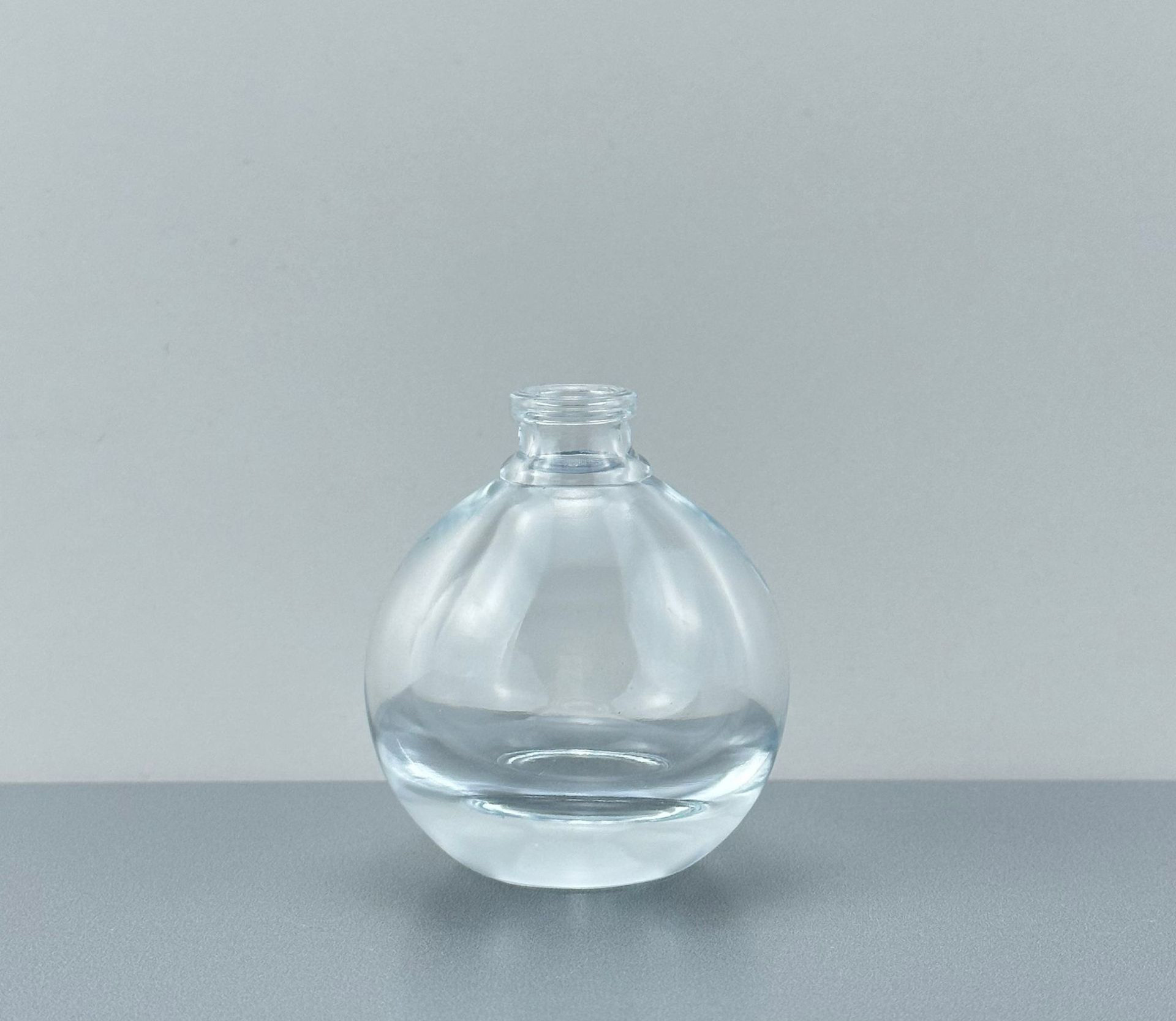 In Stock 30ml Drop Shape Perfume Bottle Glass Cosmetic Spray Bottle Mist With Ball Lid Unique Spray Bottle