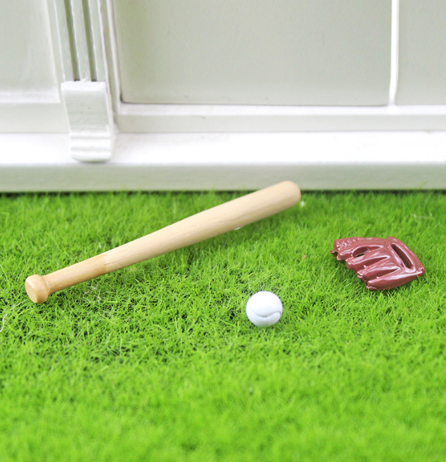 3pcs/Set 1/6 1/12  Doll House Simulation Miniature Mini Baseball bats model Decor