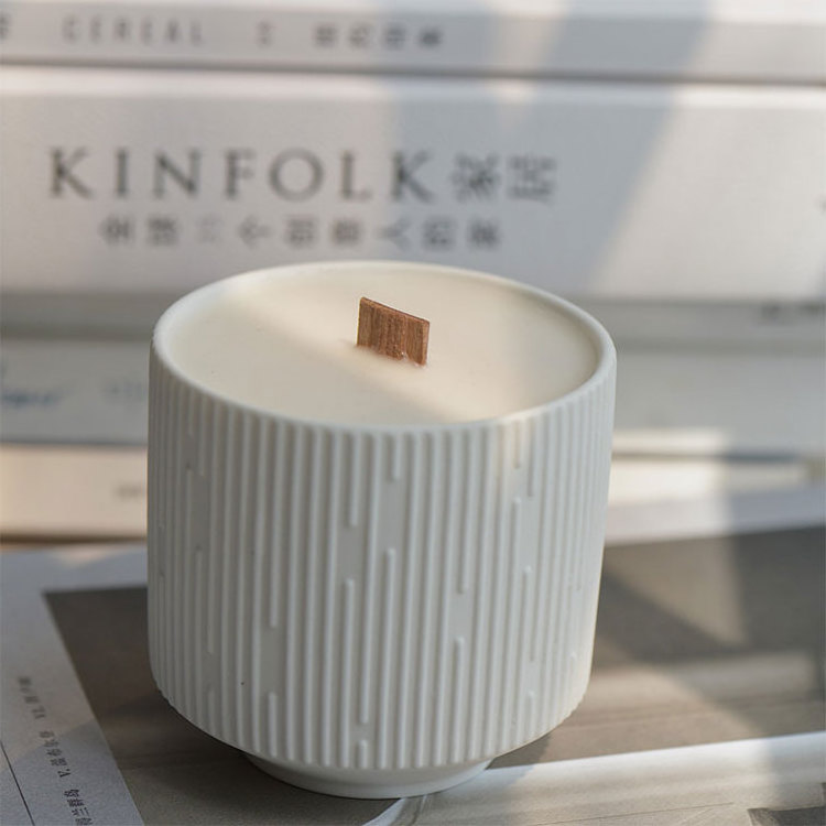 Personalized popular luxury cotton wick plant wax ceramic soy woodwick scented candle