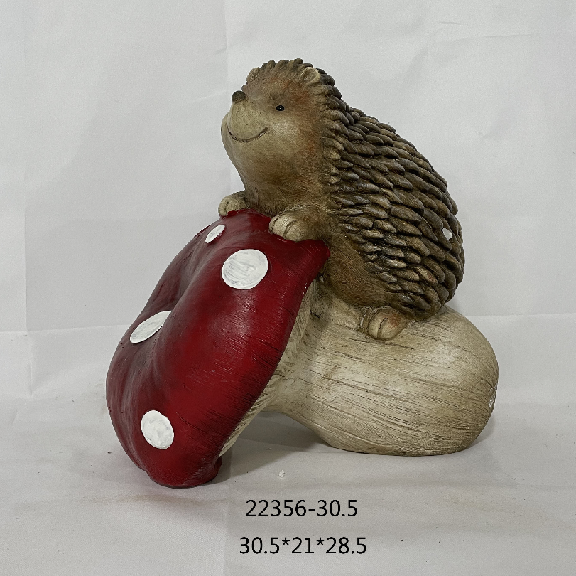 Hedgehog carrying an apple on its back big statue resin resin jazz statues large resin statues for outdoor garden decoration