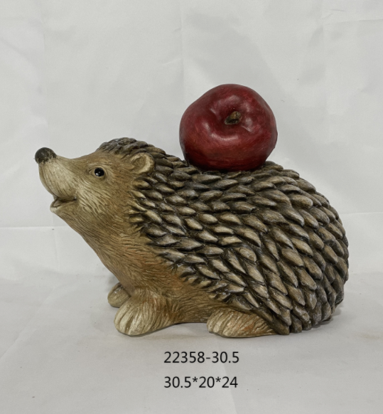 Hedgehog carrying an apple on its back big statue resin resin jazz statues large resin statues for outdoor garden decoration