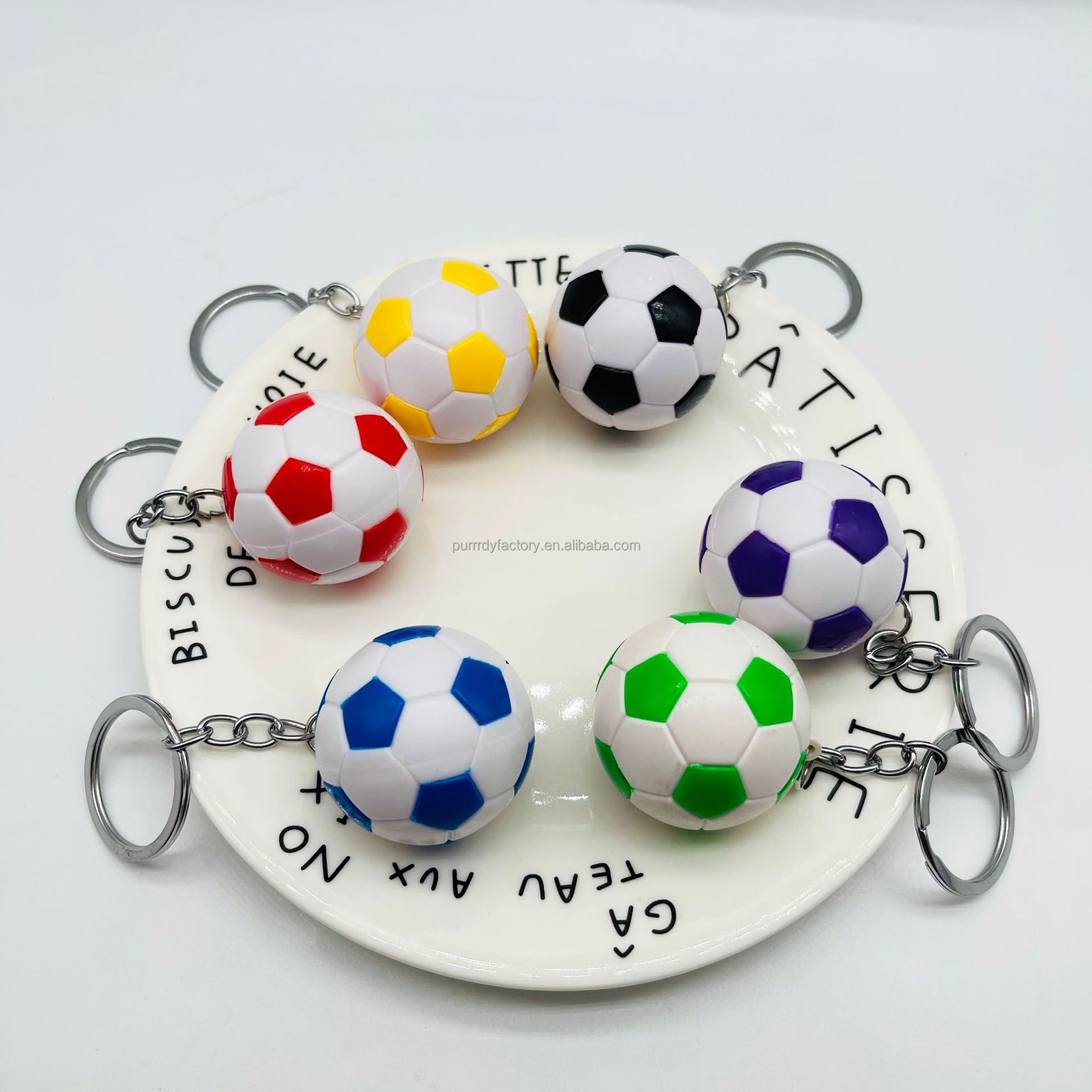 Promotional Gift 4cm Mini Cute 3d Football Metal Key Chain Key Ring Pendant Holder Sport Soccer Ball Team Club Keychains