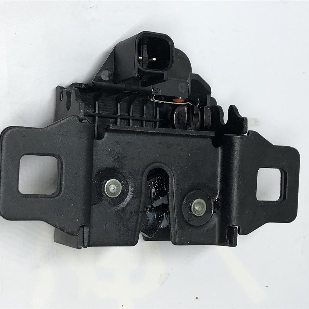 LR065340 Auto Accessories  Hood Door Latch For Land Rover