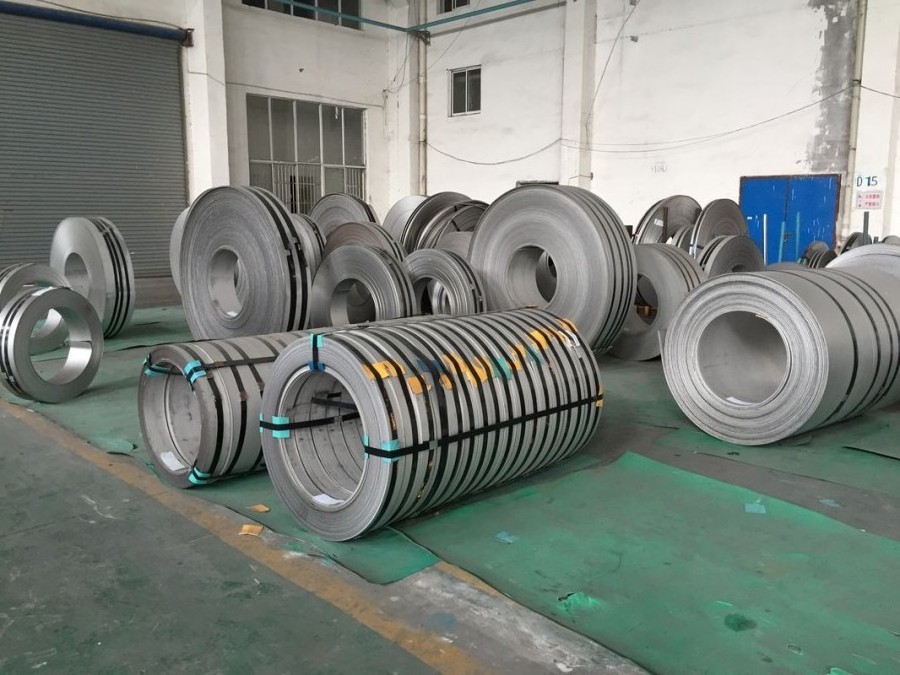 Roll Sheet Gi Steel Factory Directly Delivery SGCC Dx51d Galvanized Steel Tape GI Metal Steel Strip Building Hot Dip Galvanized