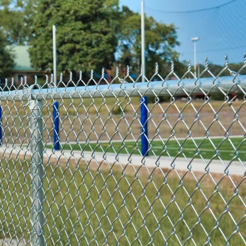 High quality commercial chain link mesh wire fences / cyclone wire fence price philippines