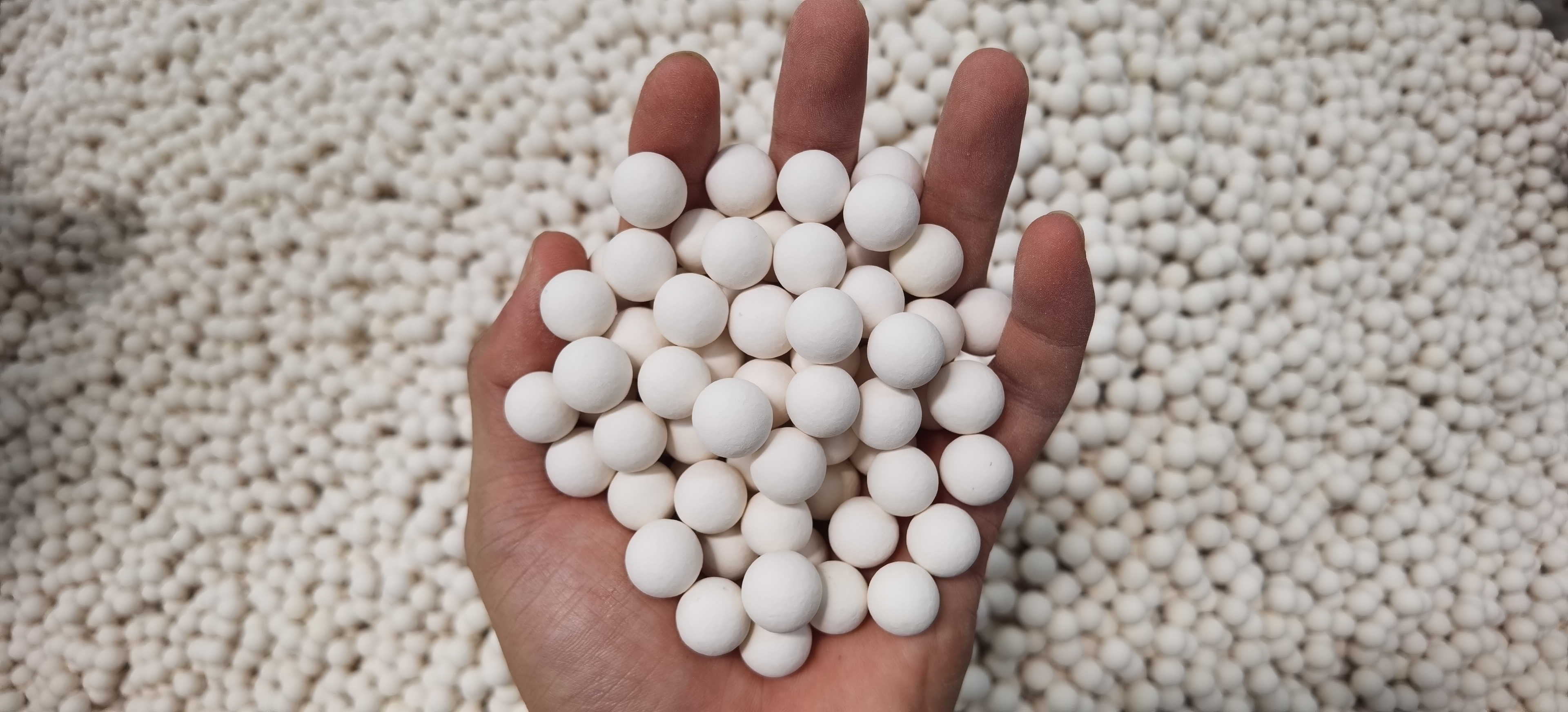 Industrial Usage High Alumina Al2O3 Ceramic Grinding Media Balls Alumina Wet Grinding Ball