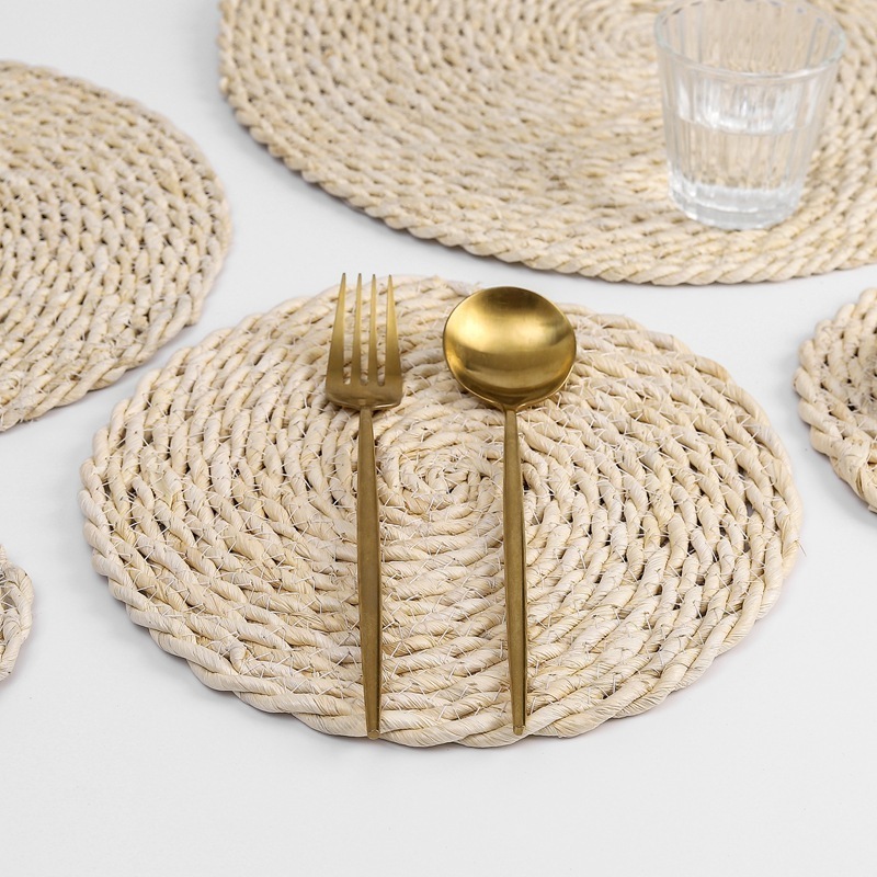 Wedding decorated  Woven Placemats for Dining Table Natural Braided Rattan Corn Straw Wicker Plates Charger for Wedding