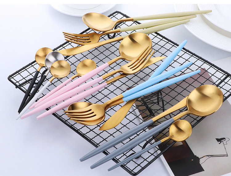 Hot Colorful Luxury Wedding Portugal Style Stainless Steel Cutlery Set Western Tableware Color Handle Dinner Flatware Sets