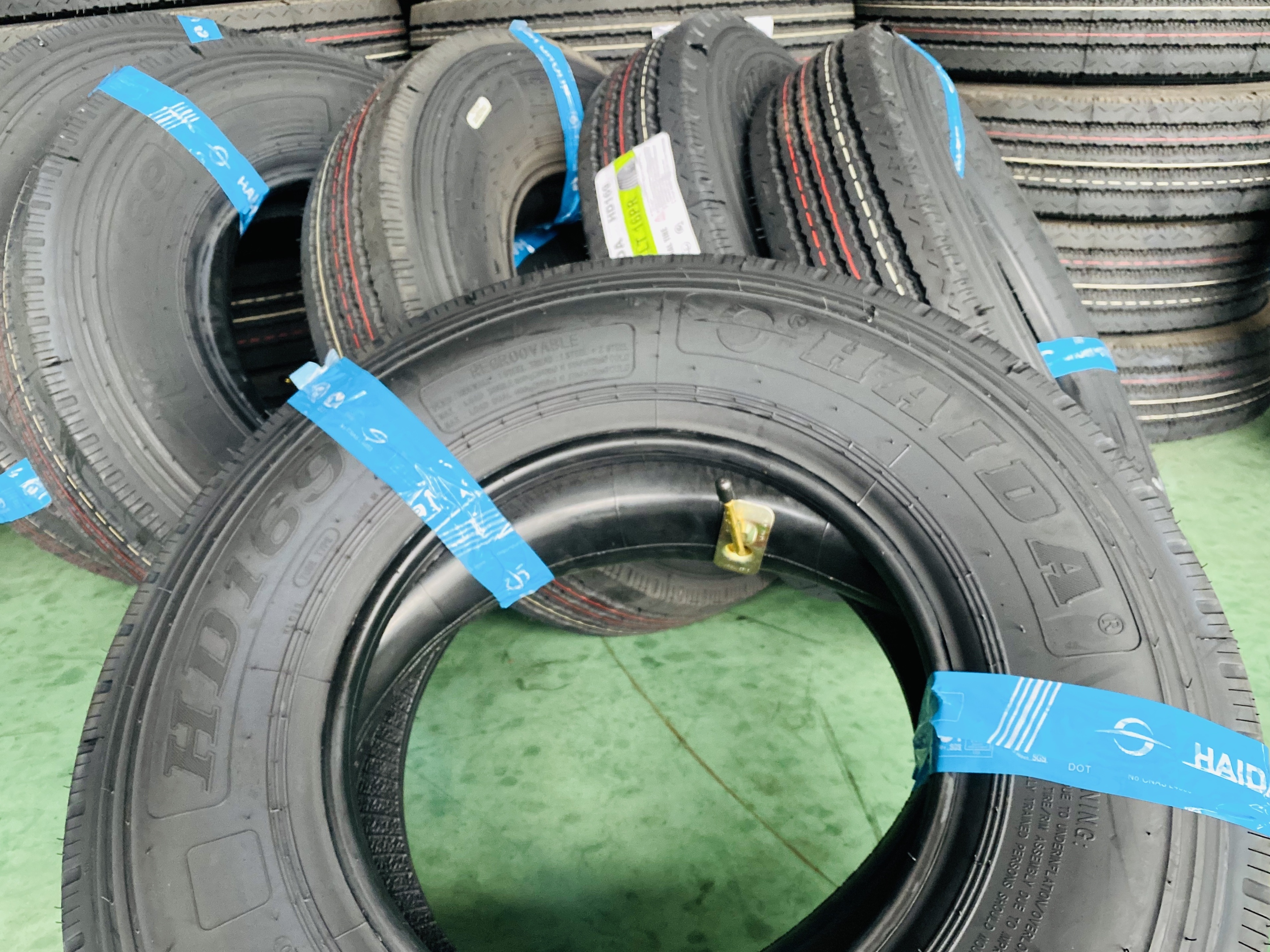 7.50R16 Light Truck Tyres new tires DOUBLE ROAD HAIDA tire manufacturer's in china 9.5R17.5 ST225/90R16