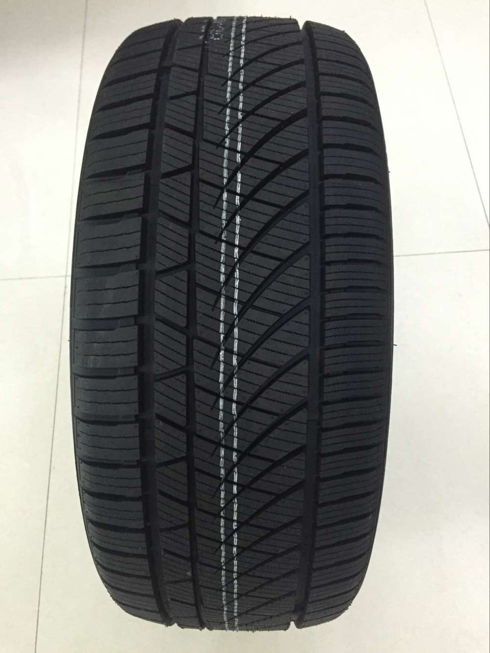 205/45r16 225/45r17 225/50r15 225/55r17 XL Passenger Car Tyre 17