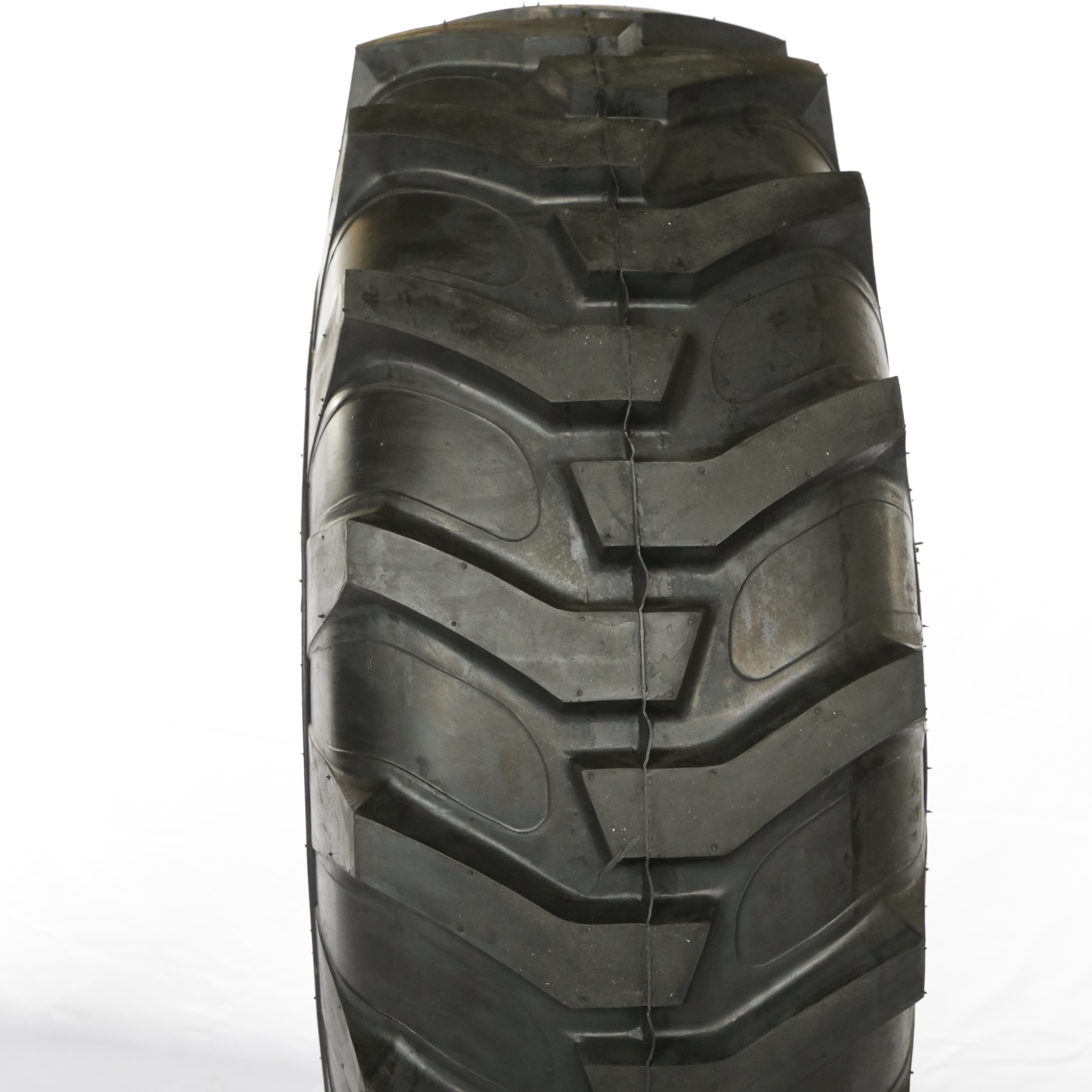 New Tires 12.5 80 18 JCB  R4 Backhoe Front 12 Ply Tubeless 12.5/80-18 R-4 backhoe loader tyre