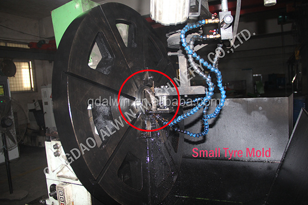 2.50-17 motorcycle tyre mould with tyre making machine