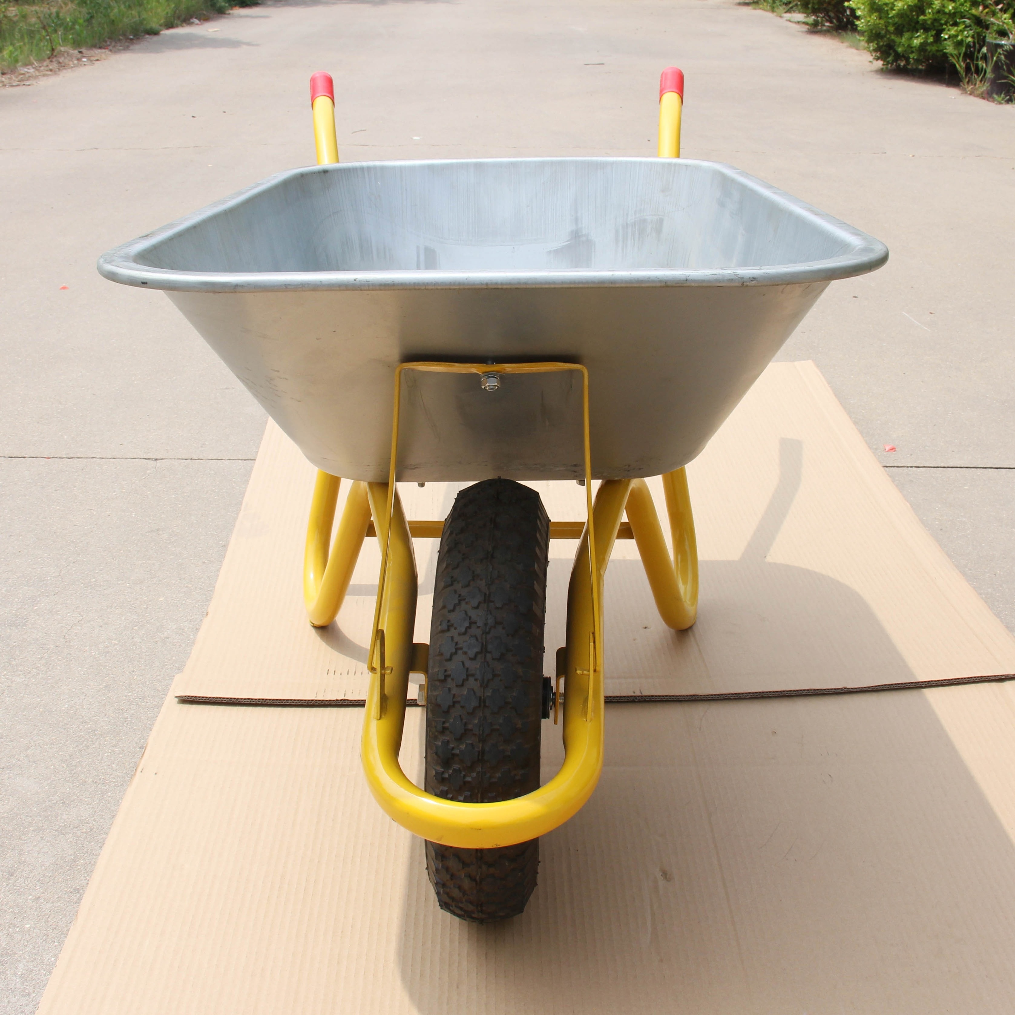 Heavy Duty Galvanized Metal Tray Wheelbarrows Construction Industry Building High Quality Pneumatic Wheel Wheelbarrow