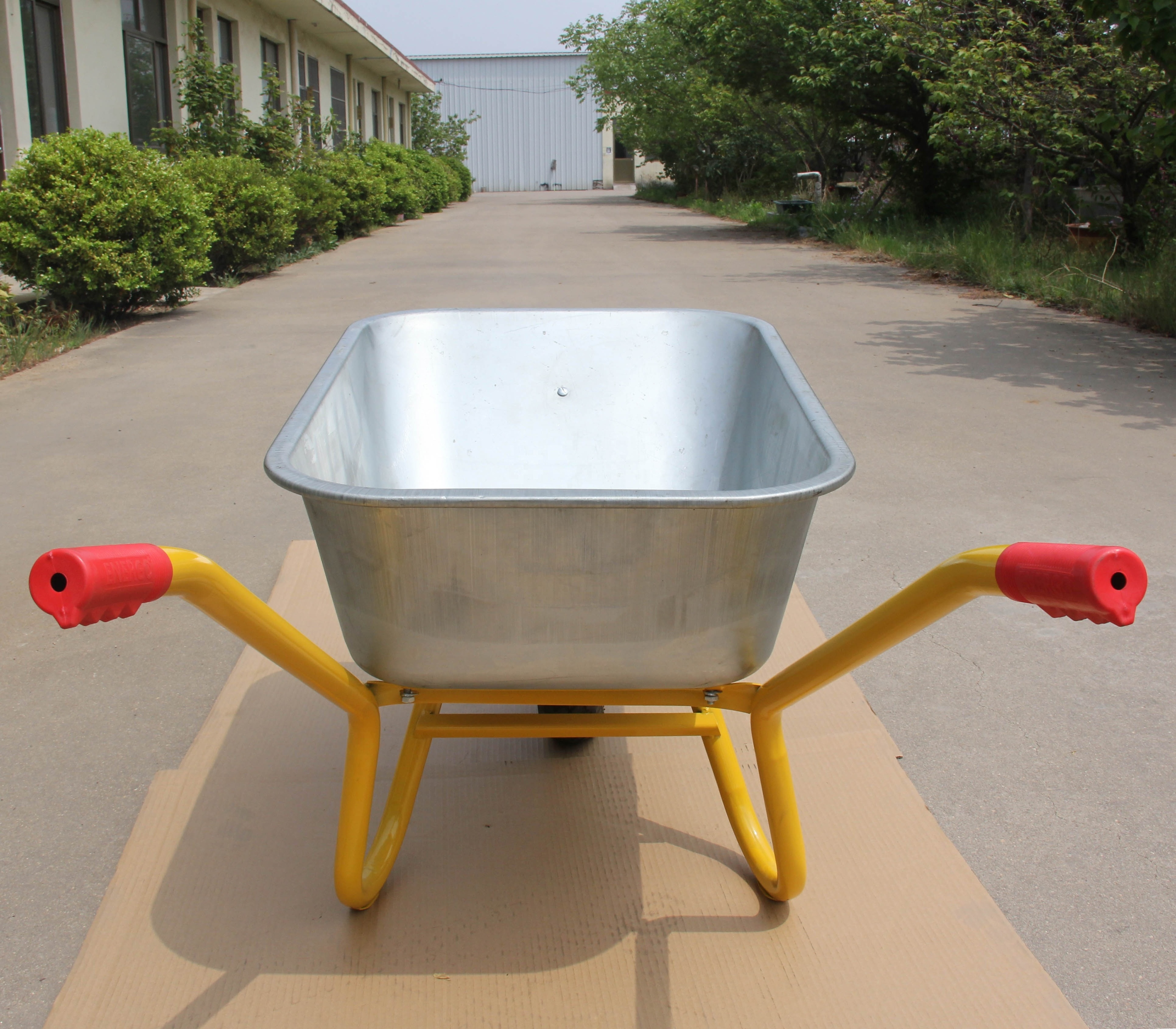 Heavy Duty Galvanized Metal Tray Wheelbarrows Construction Industry Building High Quality Pneumatic Wheel Wheelbarrow