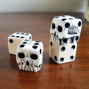 New dice game leisure toy creative festival party funny carnival explosive skull-dice