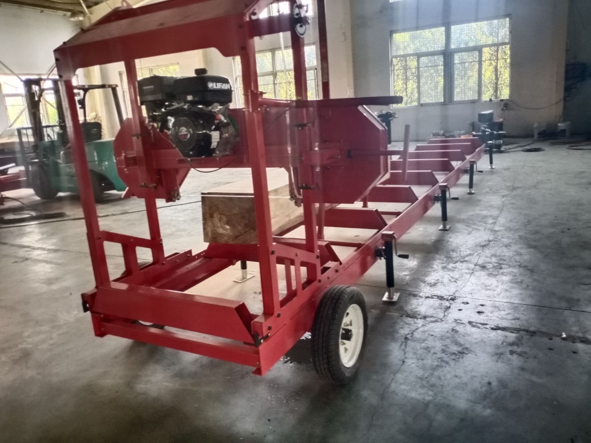 gasoline and  diesel  sawmill with trailer for sale horizontal portable band forest king cheap portable sawmill