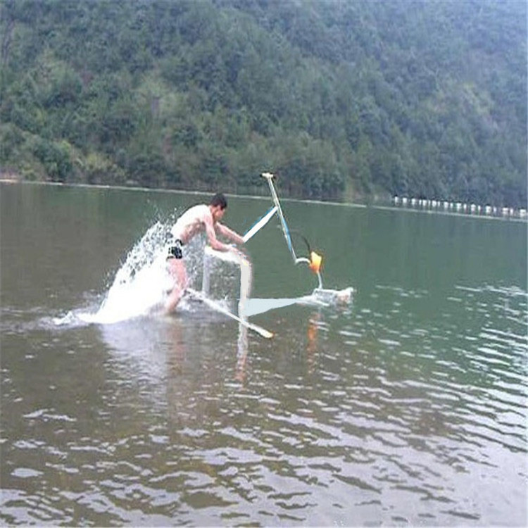 The new water floating self - propelled hydrofoil lake adult single - double bicycle pedal water bike