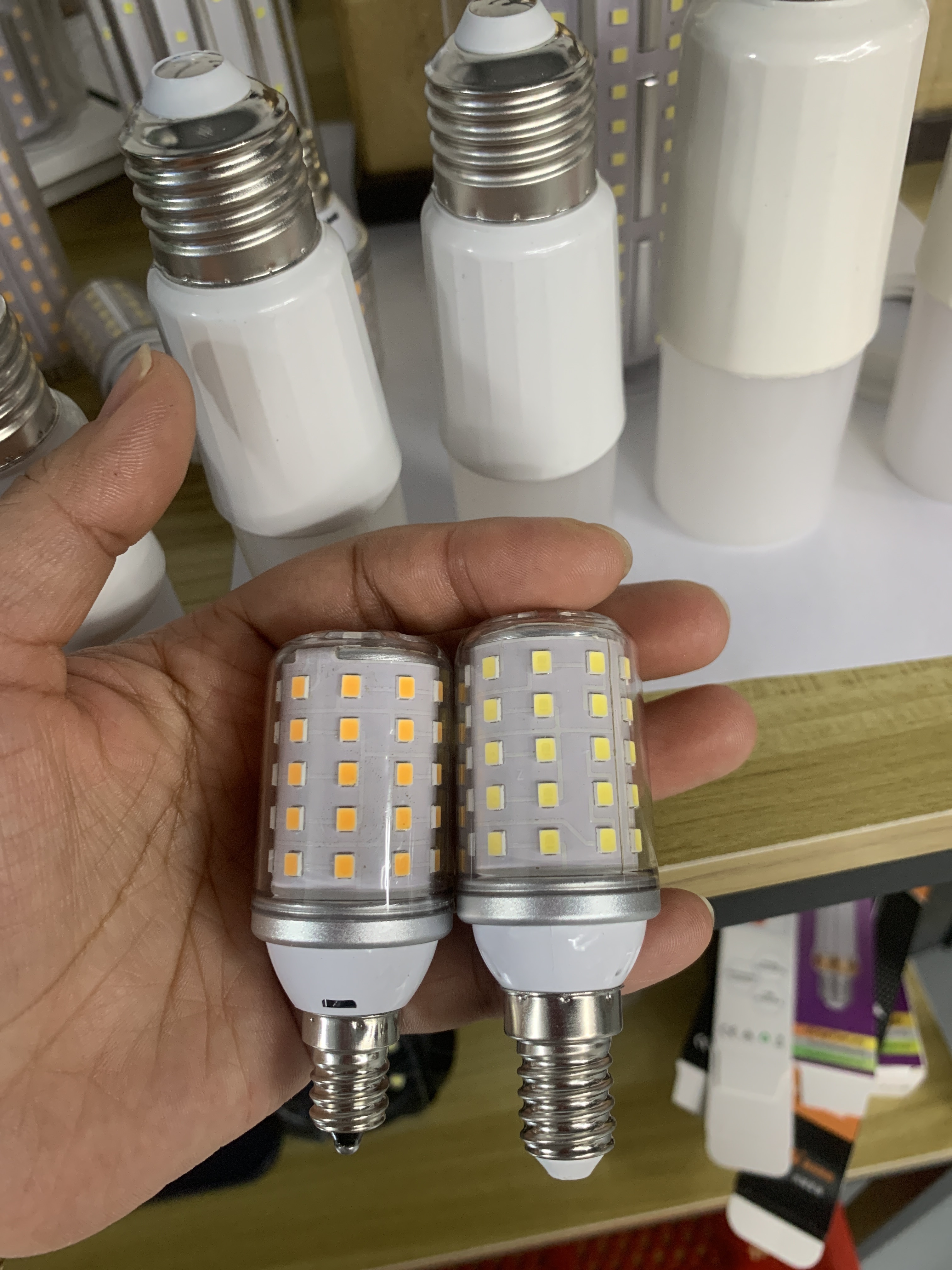 2022 Good Quality Led Corn Bulb E27 Screw High Brightness Energy Saving Lamp Glass Tube Corn Lamp Lights Lighting Indoor