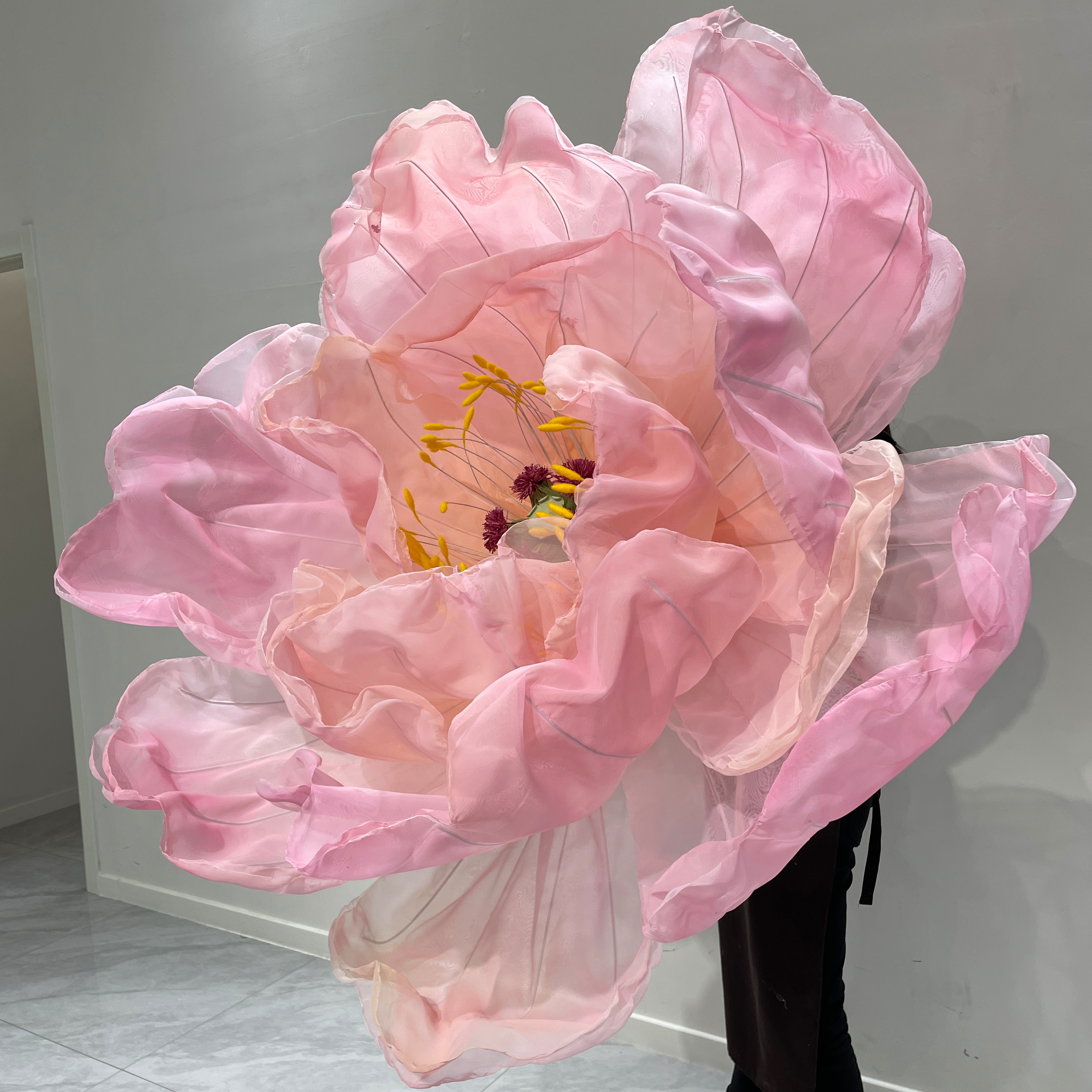 E-011 Oversize Customized Flower Head Handmade Artwork Supersize Large Organza Flower For Ceiling Decoration