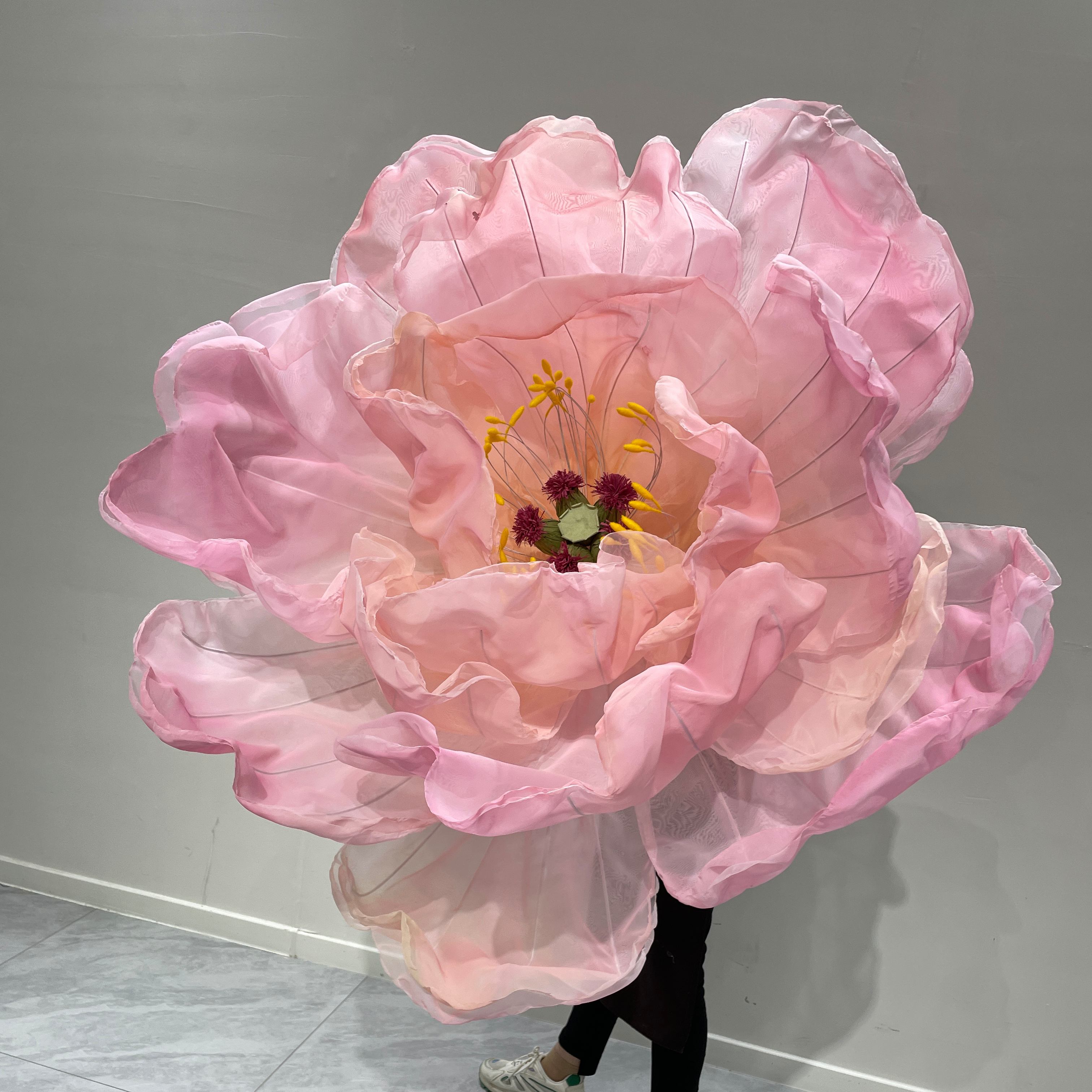 E-011 Oversize Customized Flower Head Handmade Artwork Supersize Large Organza Flower For Ceiling Decoration