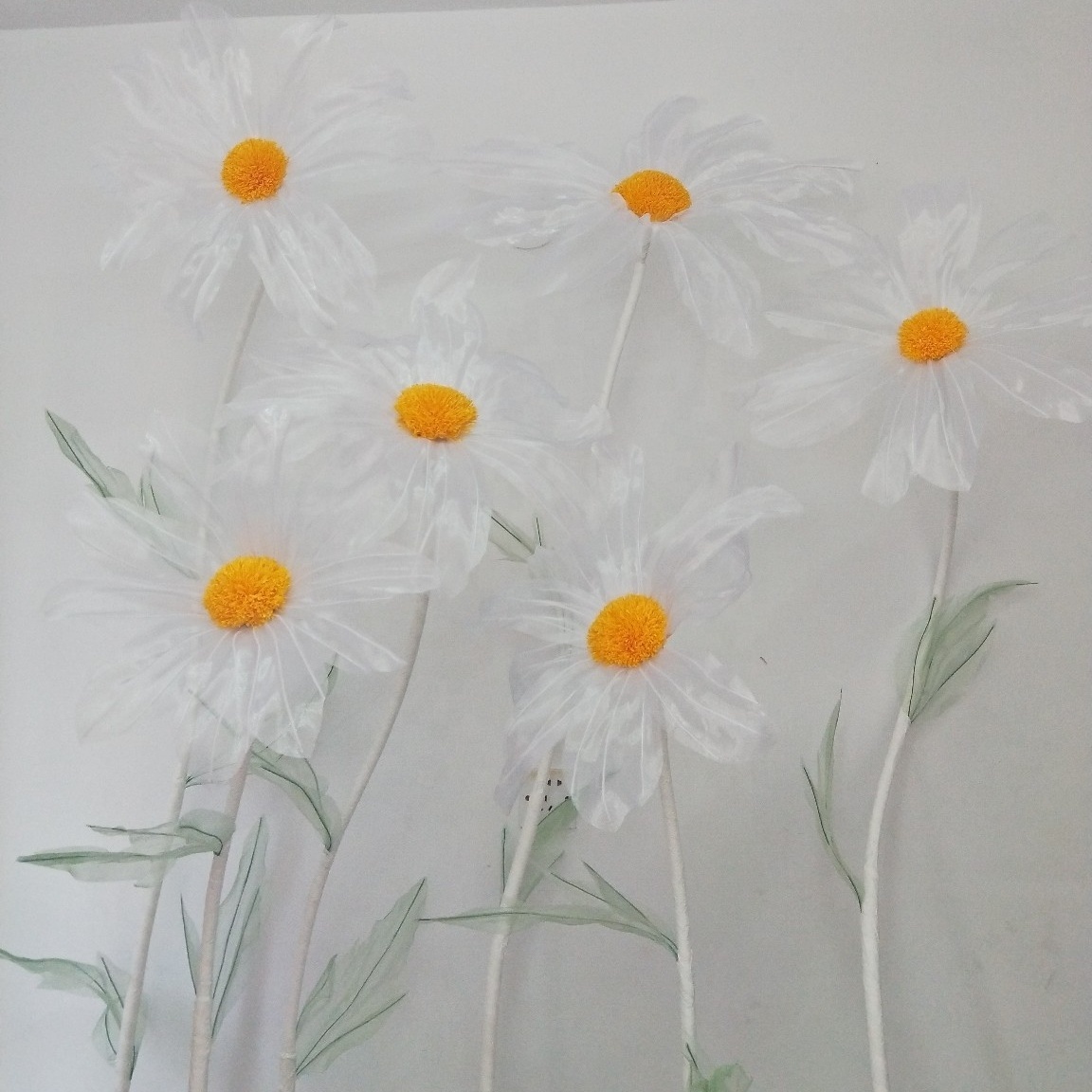 Wedding Decorations Giant Flowers Artificial Organza White Daisy With Stem And Base Stand Flower For Window Display