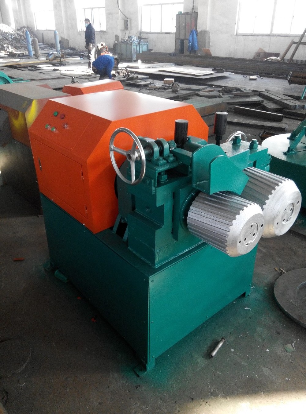 Automatic Waste tyre recycling equipment, Rubber crusher machine, tyre cutting Machine