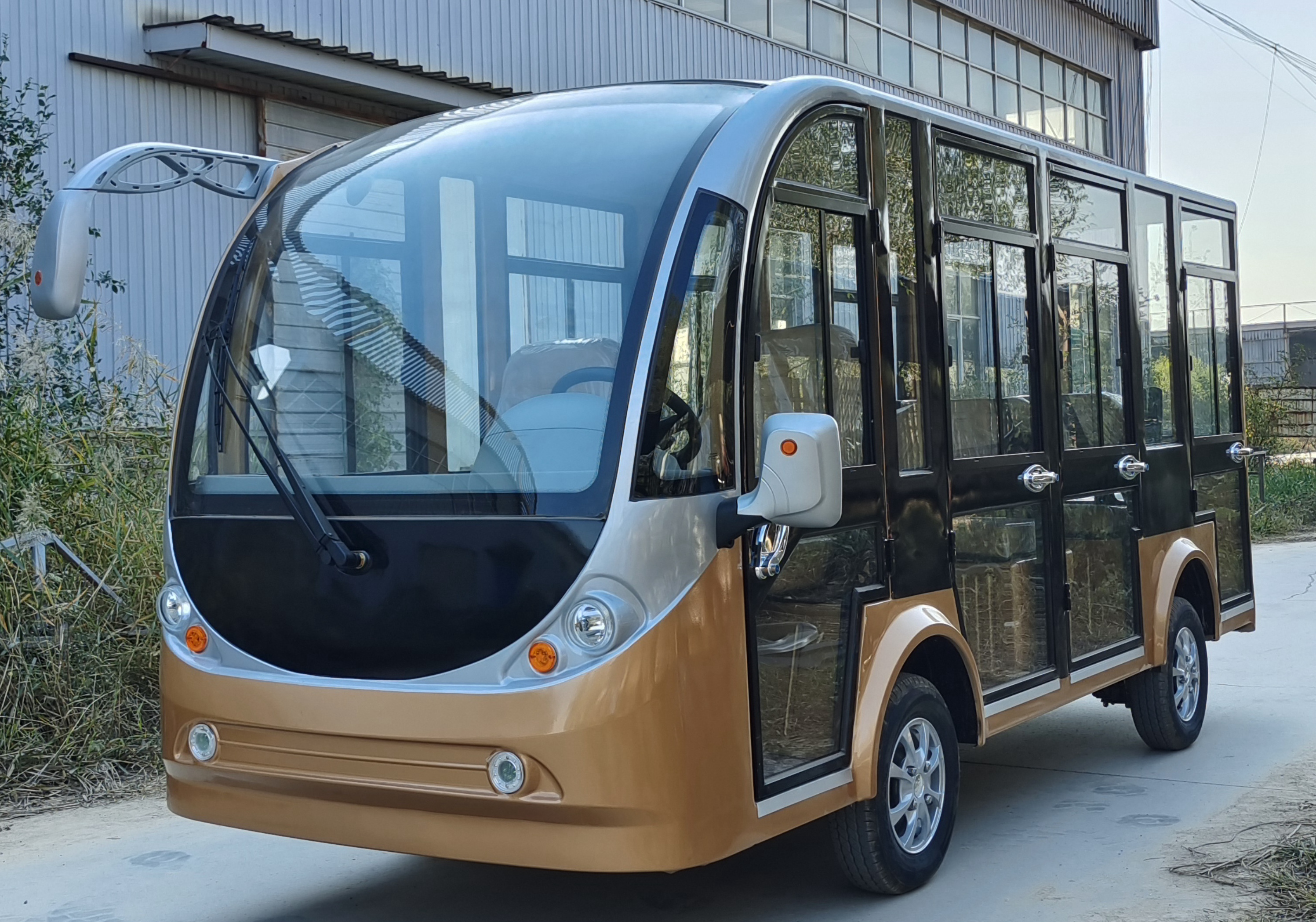 14 Seater tourist Electric Shuttle Bus Chinese Cheap Mini Electric Cars Sightseeing Bus Made in China