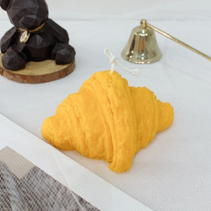 Creative Eco-friendly Cute Croissant Shape Candle Dessert Soy Wax Custom candle for Home Decor