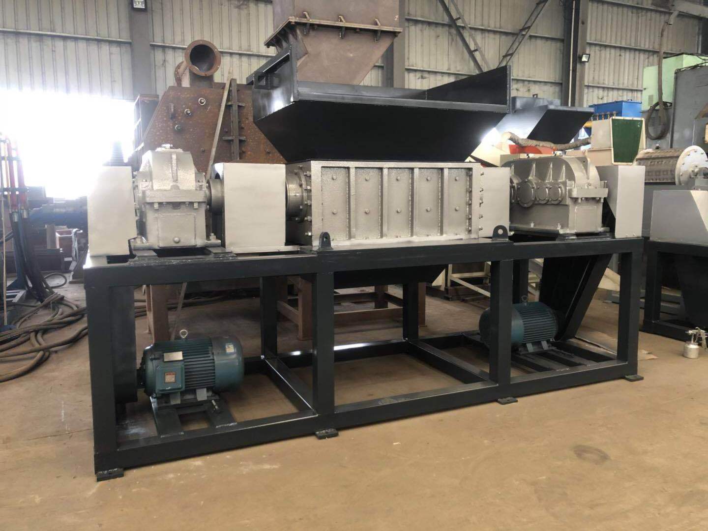 Waste plastic recycling shredder machine wood shredder waste plastic shredder