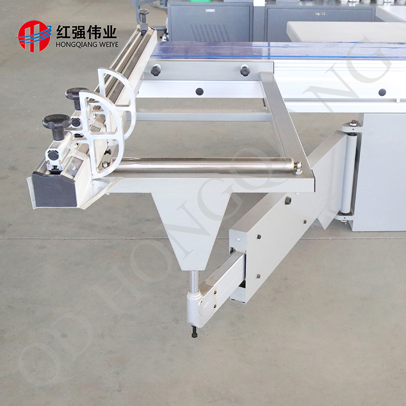 Qingdao Woodworking Sliding Table Saw Machine / double motor 45 degree Saw mill