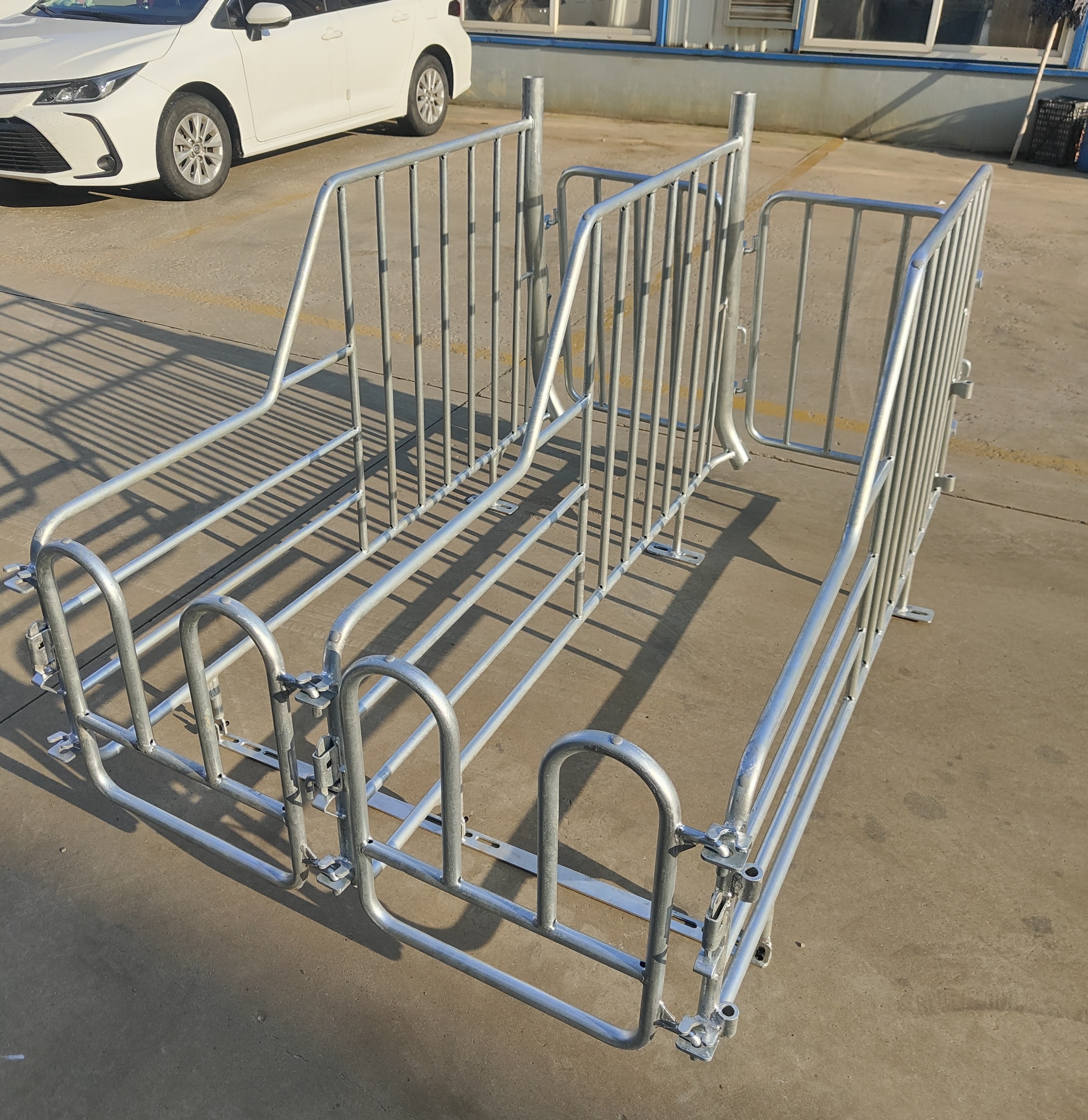 farm raising equipment pig farming equipment stainless steel  cast iron pig pen sow farrowing crate for sale Pig cage