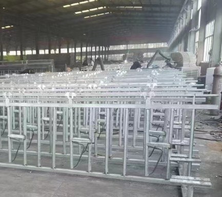 Factory price Cattle Headlock farming equipment Cattle Headlocks for sale beef dairy cattle head gate panels