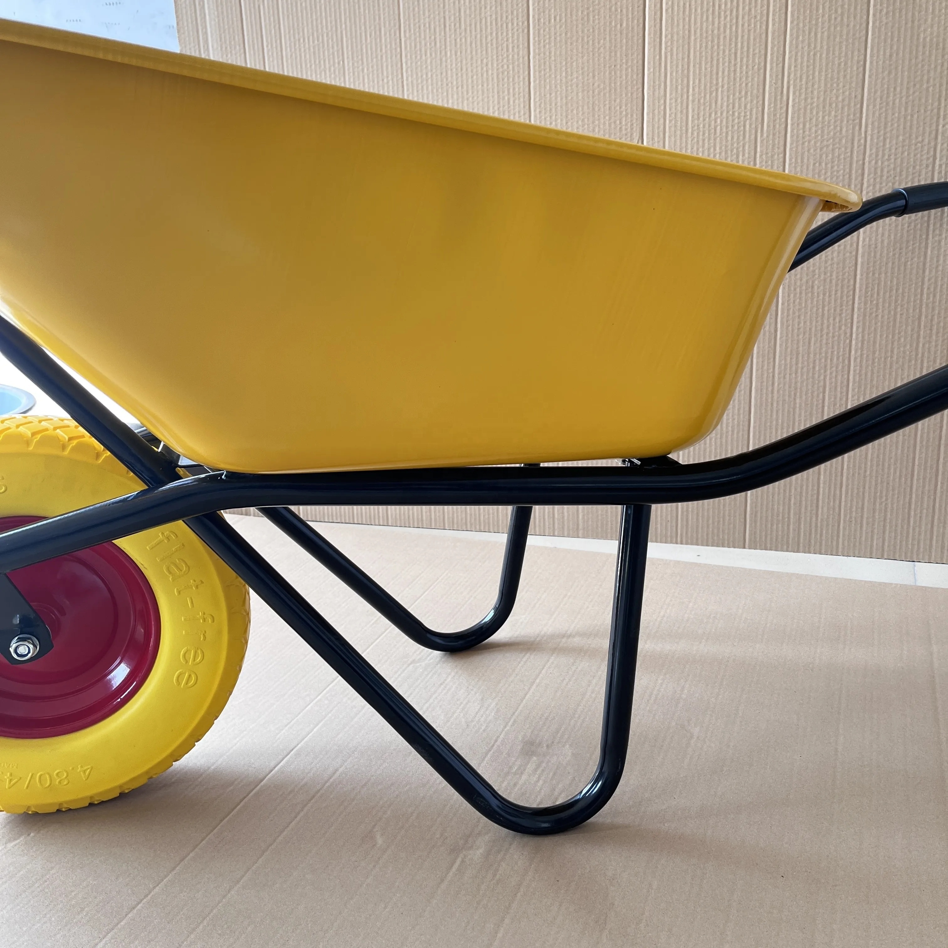 85L 200Kg Master Construction Wheelbarrow WB6418