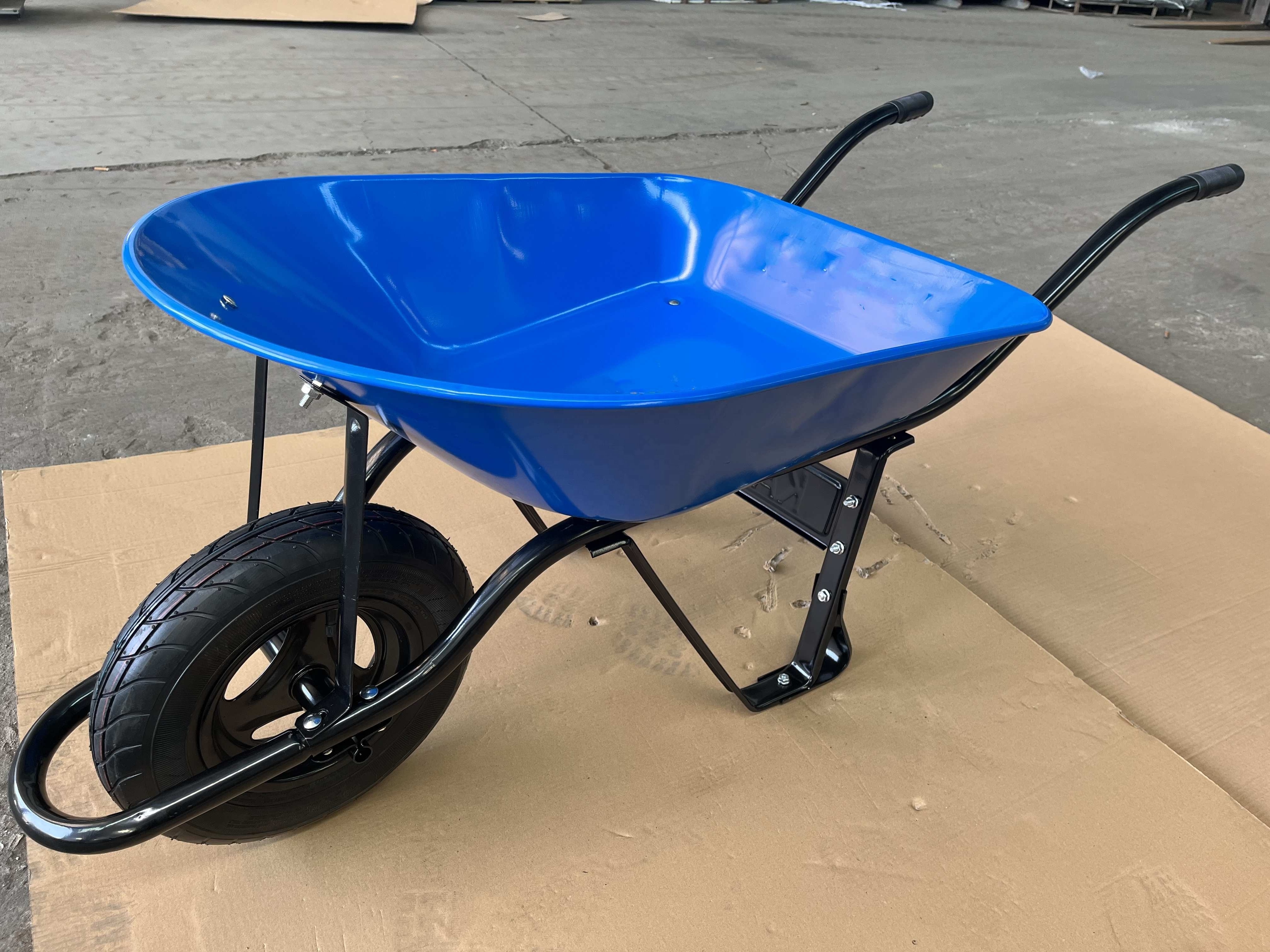 wheelbarrow WB7400 hot sale in South America trolley farm equipment wheel barrow WB7400R