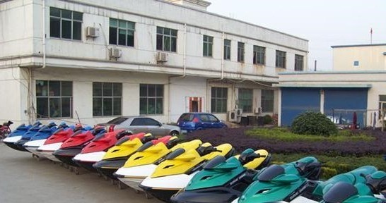 Manufacturer Wholesale High Speed Jet Ski 1800cc electric start 4-cylinder 4-stroke Motorboat for 3 person