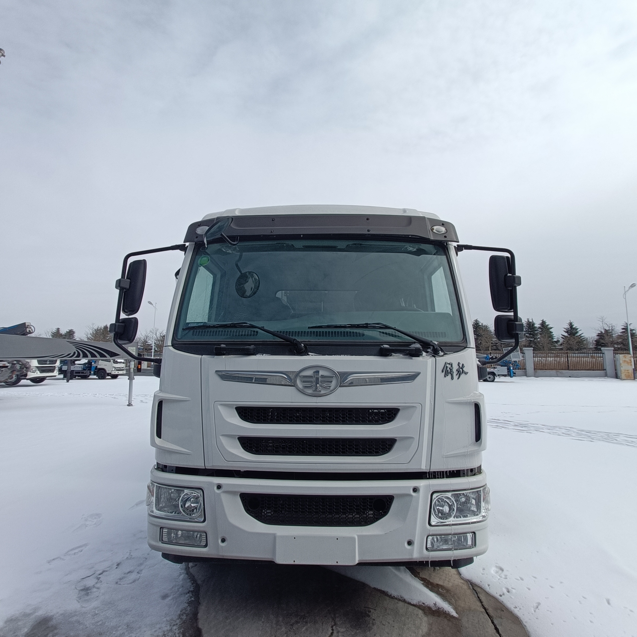 Made in China Concrete Pump Truck With Pump Concrete Line on-board pump