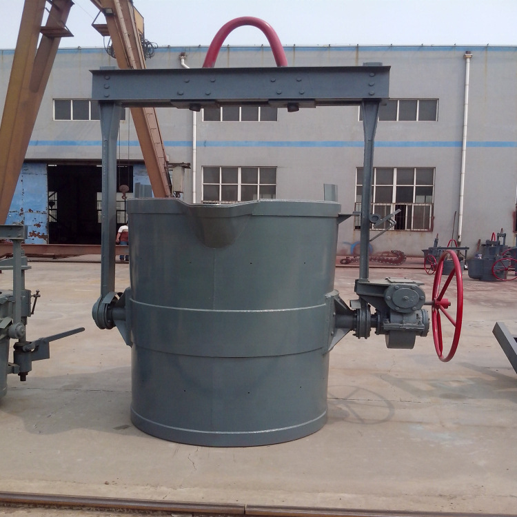 Foundry steel and iron pouring casting ladle