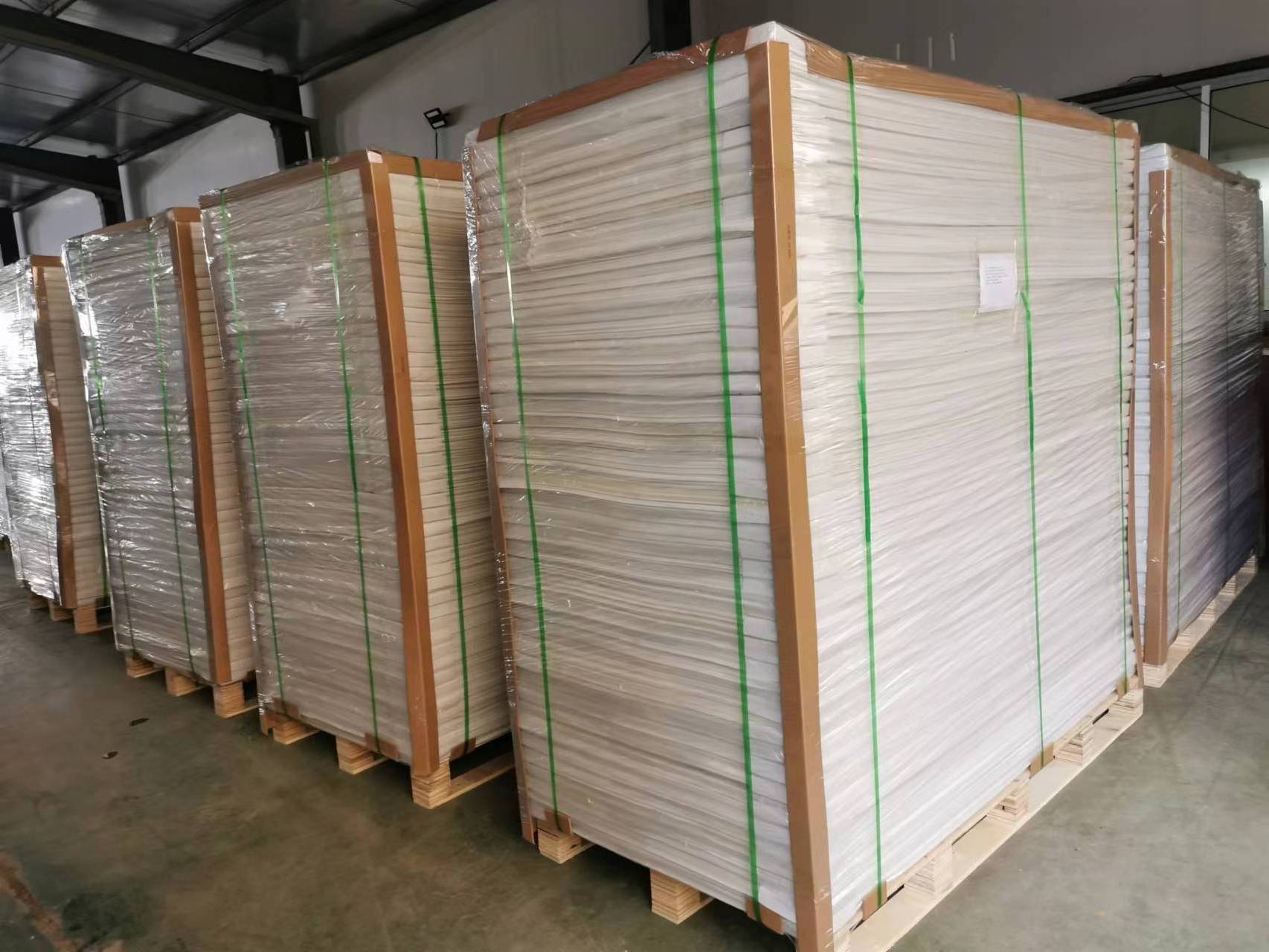 wholesale pp corrugated sheet 18*24 inches,2*2feet different gram weight  ground protection sheet